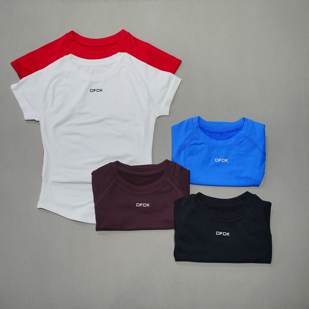Camiseta feminina elástica de  - Yoga Daily Fitness avaliação e preço